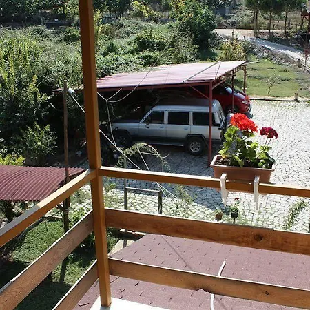 別荘 Kaltur Boutique ヤロヴァ